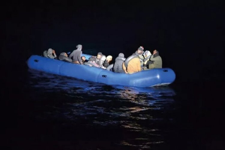 İzmir a&ccedil;ıklarında 30 d&uuml;zensiz g&ouml;&ccedil;men kurtarıldı