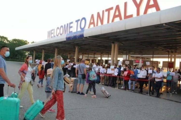 Ruslar T&uuml;rkiye'ye gelmek i&ccedil;in servet &ouml;d&uuml;yor!