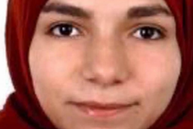 Sivas'ta otomobilin &ccedil;arptığı Şerife &Ouml;zler, hayatını kaybetti
