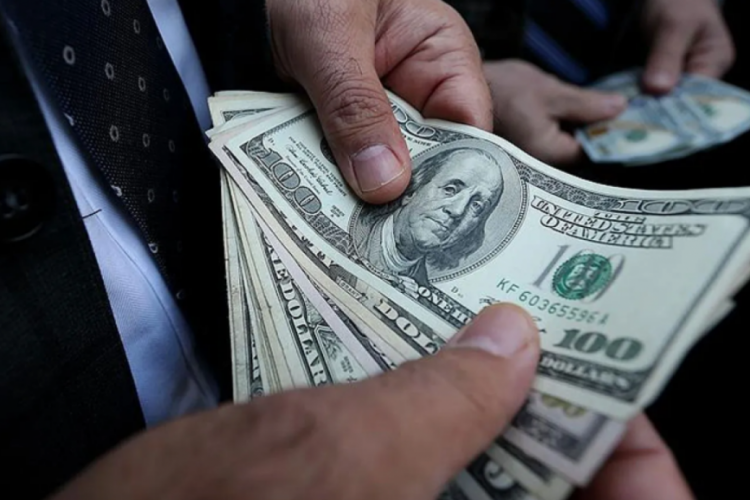 Dolar'dan yeni rekor