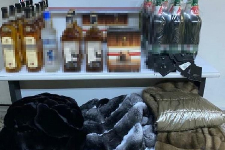 Bulgaristan'dan gelen otob&uuml;ste 31 k&uuml;rk ve yılan derisi ele ge&ccedil;irildi