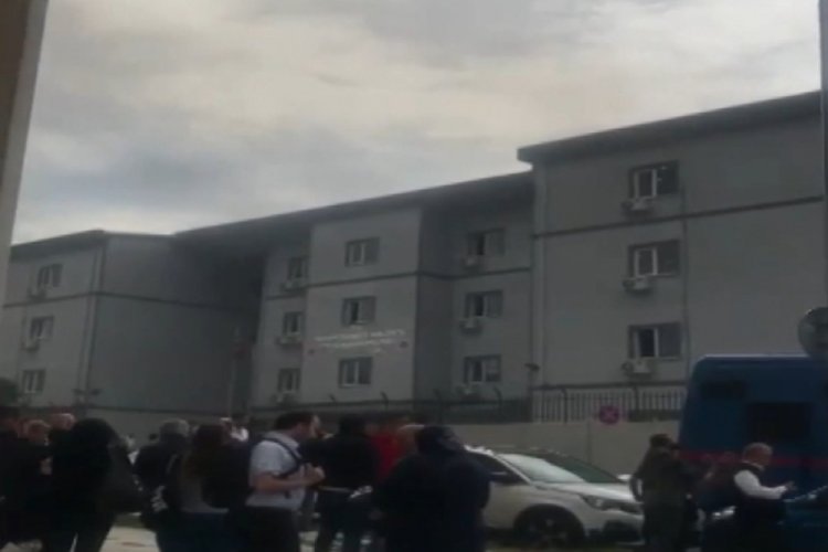 İstanbul'da B&uuml;y&uuml;k&ccedil;ekmece Adliyesi'nin ek hizmet binasında yangın &ccedil;ıktı