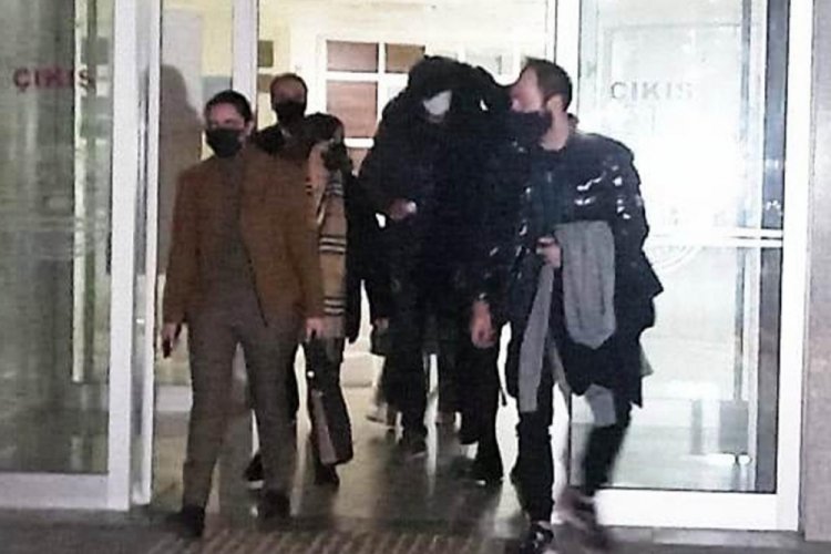 Askeri b&ouml;lgede yakalanan Yunan polis ve sevgilisi i&ccedil;in keşif talep edildi