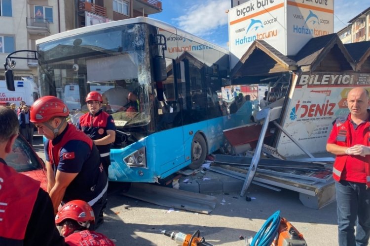 Sivas'ta halk otob&uuml;s&uuml; s&uuml;r&uuml;c&uuml;s&uuml; direksiyon başında kalp krizi ge&ccedil;irdi