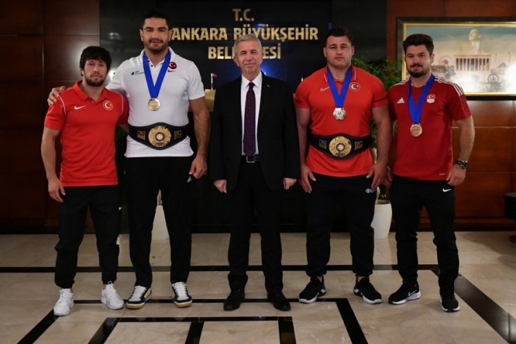 Mansur Yavaş, Rıza Kayaalp ve Taha Akg&uuml;l'&uuml; ağırladı