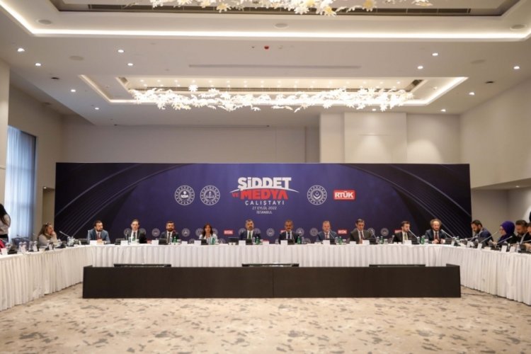 Bakan &Ouml;zer: Gen&ccedil;leri sağlıklı bireyler olarak yetiştirmek bizim en b&uuml;y&uuml;k g&ouml;revimiz