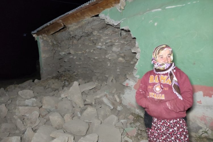 Ardahan G&ouml;le'de vatandaşlar geceyi sokakta ge&ccedil;irdi