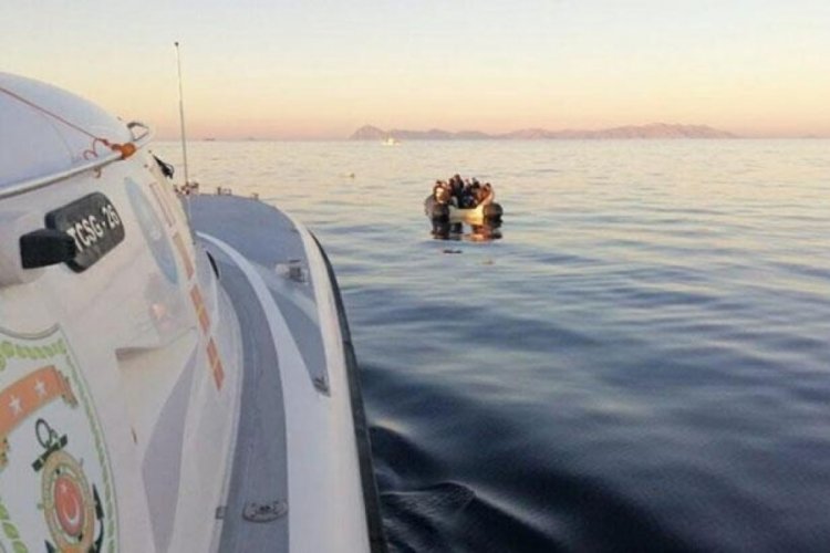 Dat&ccedil;a'da 73 ka&ccedil;ak g&ouml;&ccedil;men kurtarıldı! 1 organizat&ouml;re g&ouml;zaltı