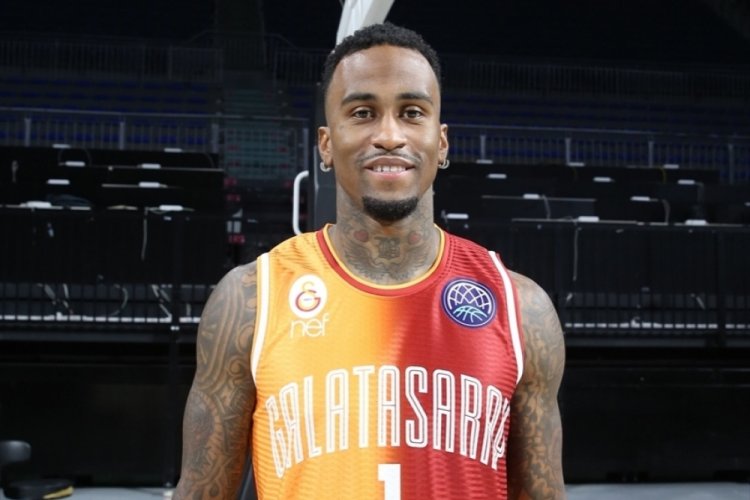 Galatasaray Nef oyuncusu Dee Bost: İlk hedefimiz ligde play-off'lara kalmak