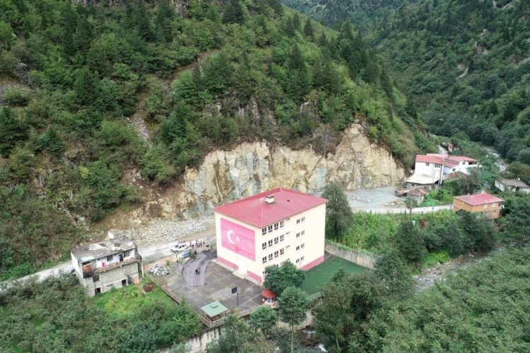 Trabzon'da &ccedil;ocukların okul &ccedil;ilesi