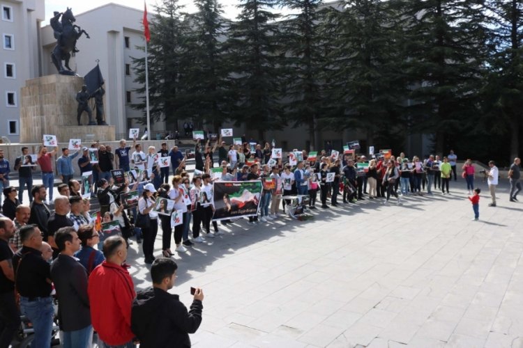 Nevşehir'de, İranlı sığınmacılardan protesto y&uuml;r&uuml;y&uuml;ş&uuml;