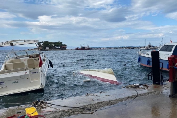 Balıkesir Erdek'te lodos hayatı olumsuz etkiledi