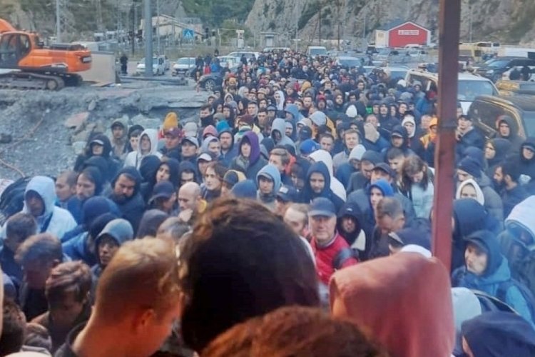 Seferberlikten ka&ccedil;an Ruslar, G&uuml;rcistan'ı doldurdu