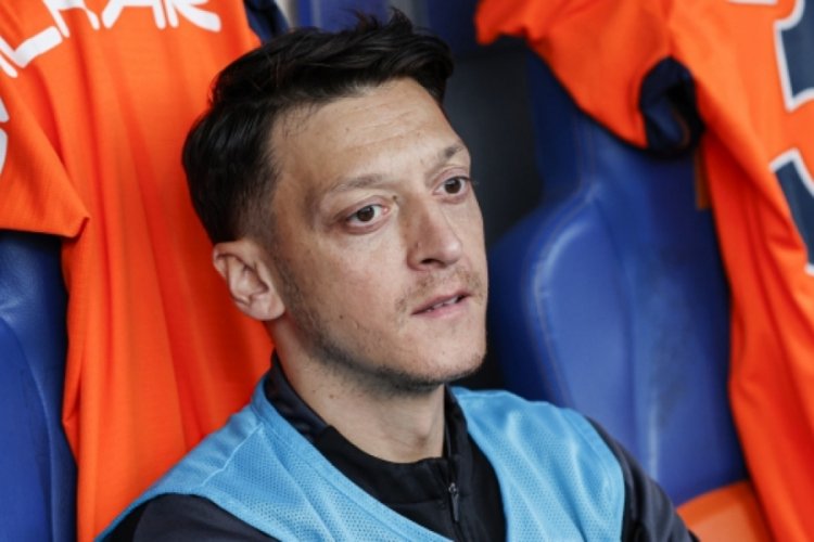 Mesut &Ouml;zil 3 ay sahalardan uzak kalacak