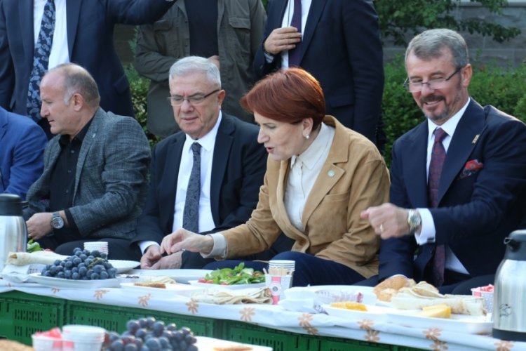 Akşener, Başkentte hal esnafını ziyaret etti