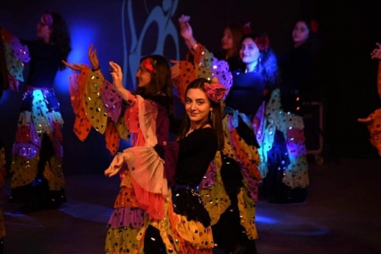 Bursa'da İneg&ouml;l Belediyesi Halk Dansları Topluluğu yeni sanat&ccedil;ılar yetiştiriyor