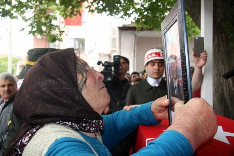 Şehit Muhammed Arı'nın annesi hayatını kaybetti