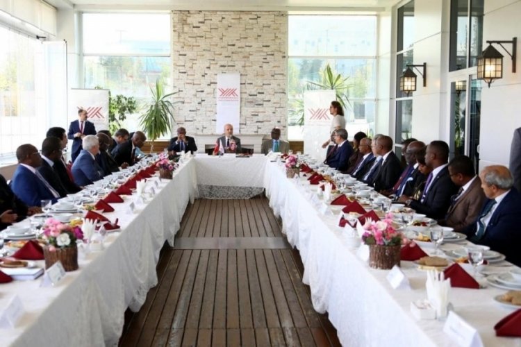 Y&Ouml;K Başkanı &Ouml;zvar, 30 Afrika &uuml;lkesi b&uuml;y&uuml;kel&ccedil;ileri ve maslahatg&uuml;zarları ile bir araya geldi