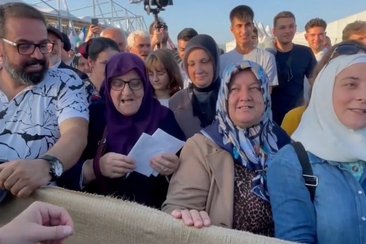 Bilal Erdoğan Cumhurbaşkanı Erdoğan'a yazılan mektubu teslim aldı