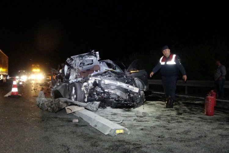 Bursa'da otomobil kamyona arkadan &ccedil;arptı: 1 &ouml;l&uuml;