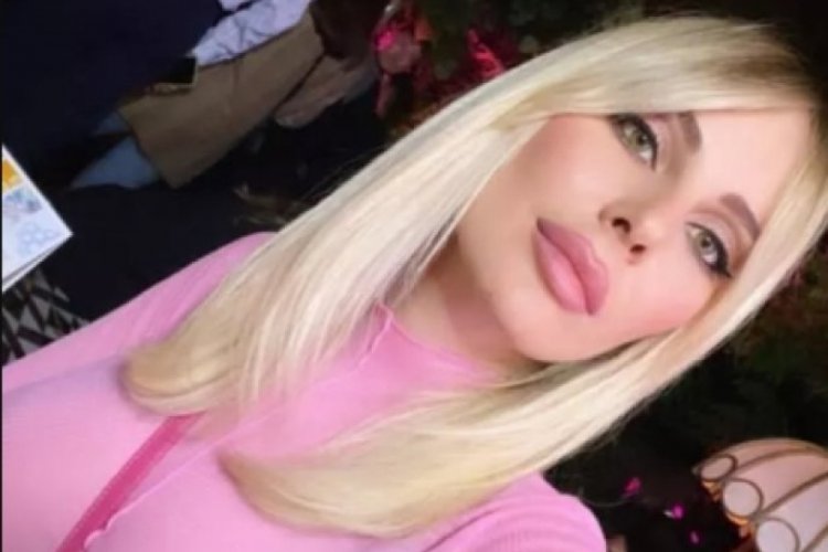 Hande Sarıoğlu transparan