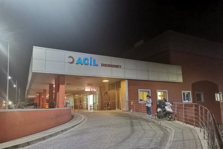 İzmir'de Almanya'dan gelen kardeşini bı&ccedil;akladı