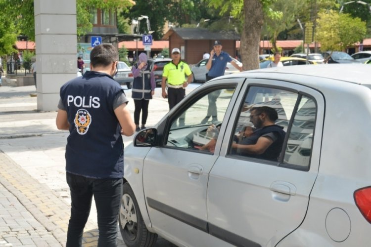 Uşak'ta 36 aranan ş&uuml;pheli yakalanarak tutuklandı