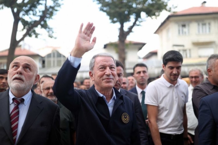 Hulusi Akar Isparta'da ziyaretlerde bulundu