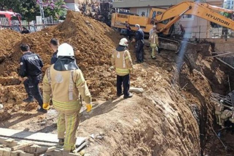 Adana'da 11. kattan d&uuml;şen iş&ccedil;i hayatını kaybetti