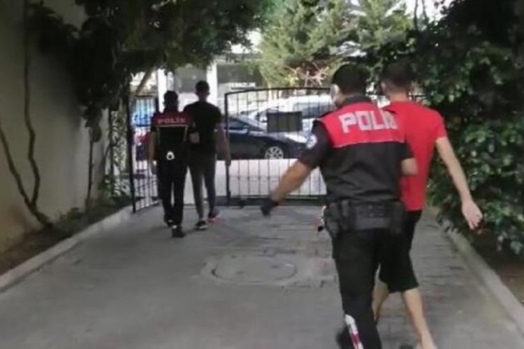 Mersin'de dolandırıcı &ccedil;etesi operasyonunda 30 g&ouml;zaltı