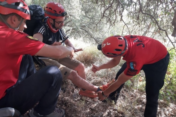 Muğla &Ouml;l&uuml;deniz'de mahsur kalan turist JAK kurtardı