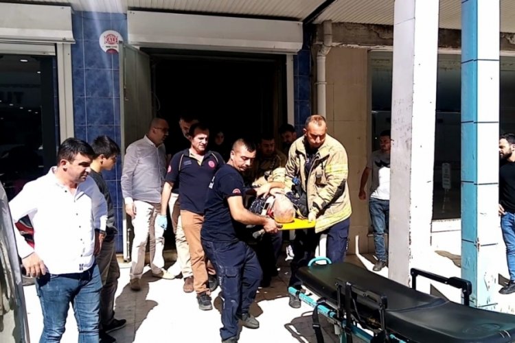 Bursa'da İneg&ouml;l'de y&uuml;k asans&ouml;r&uuml;n&uuml;n halatı koptu: 1 ağır yaralı
