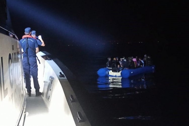 143 g&ouml;&ccedil;men İzmir a&ccedil;ıklarında kurtarıldı