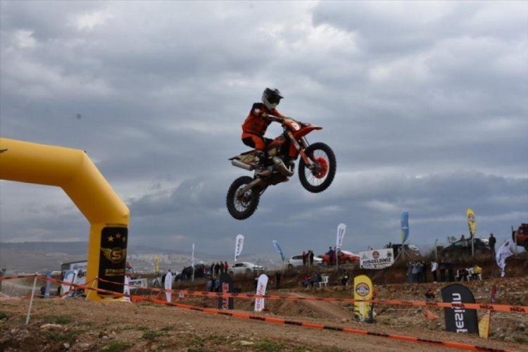 Bursa İneg&ouml;l'de nefes kesen Motocross şov