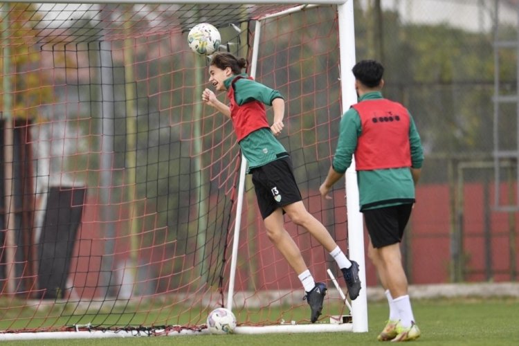 Bursaspor, Ankaraspor ma&ccedil;ının son antrenmanını ger&ccedil;ekleştirdi
