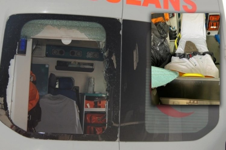 Diyarbakır'da hasta taşıyan ambulansa taşlı saldırı!