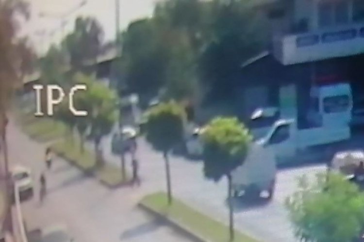Antalya'da iki motosiklet &ccedil;arpıştı: 2 yaralı