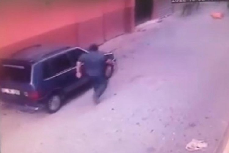 Adana'da alacak verecek meselesinde husumetlisini kafasından vurdu