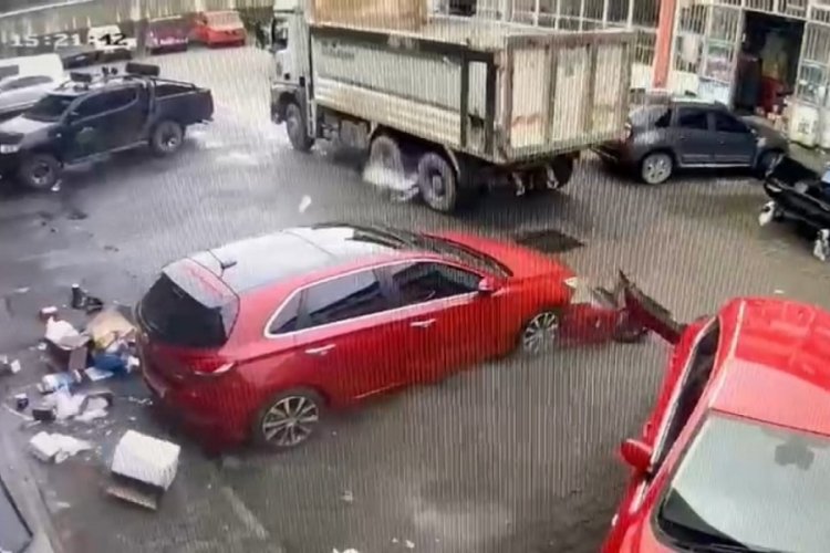 Rize'de kamyon lastiği patladı bomba gibi patladı