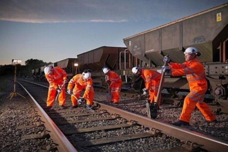Bel&ccedil;ika'da demiryolu &ccedil;alışanları greve gitti