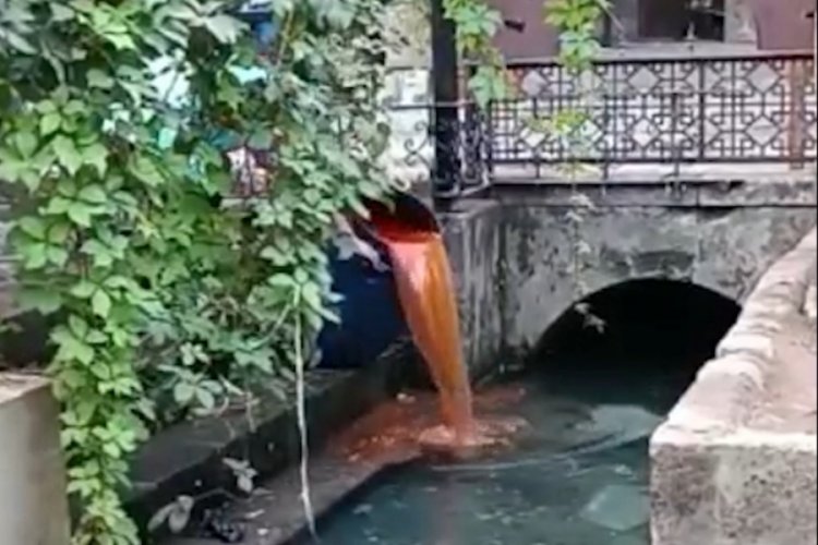 Valilikten'ten, tarihi G&uuml;mr&uuml;k Hanı'ndaki kanala bulaşık suyu d&ouml;k&uuml;lmesiyle ilgili a&ccedil;ıklama