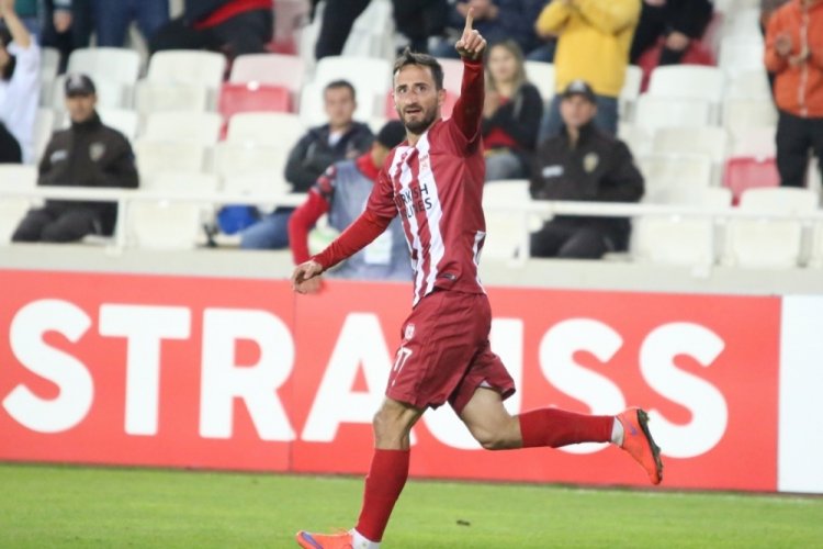 Sivasspor'da Erdoğan Yeşilyurt gol sayısını 2'ye &ccedil;ıkardı