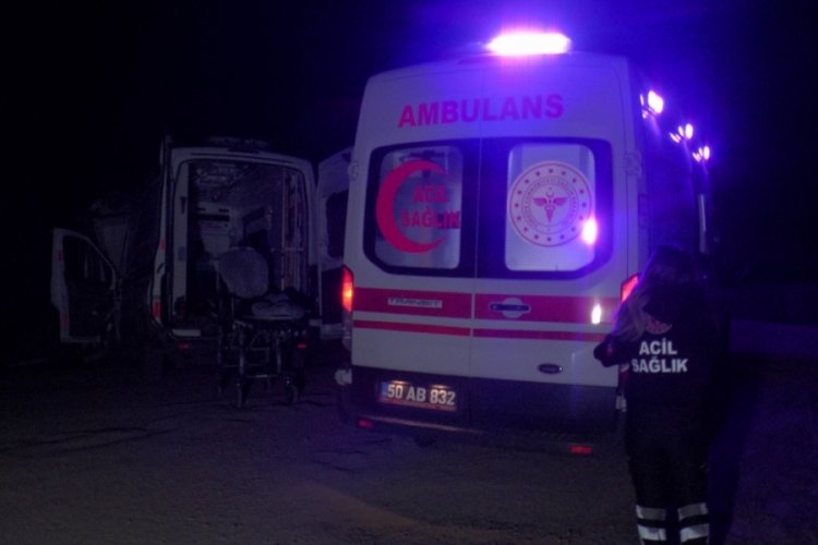 Nevşehir'de i&ccedil;inde hasta ve sağlık personeli olan ambulansı ka&ccedil;ırdı