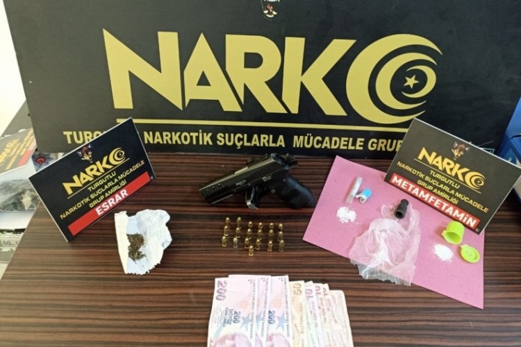Manisa'da uyuşturucu baskınında 4 tutuklama