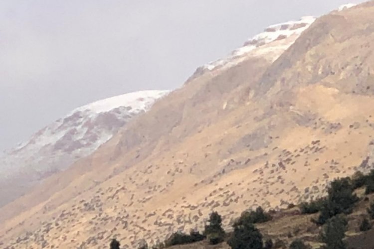 Toros Dağları'na mevsimin ilk karı yağdı