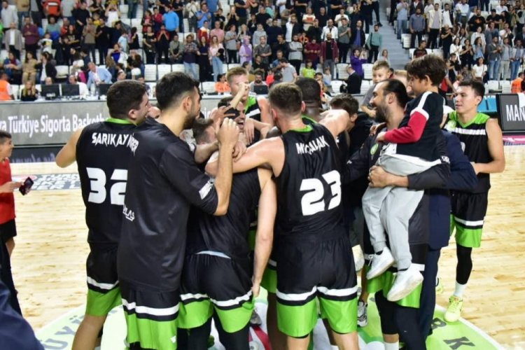 Manisa BŞB, Beşiktaş'ı yenmenin mutluluğunu yaşıyor