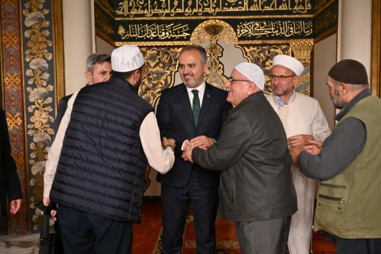 Bursa'da kandil coşkusu camileri doldurdu