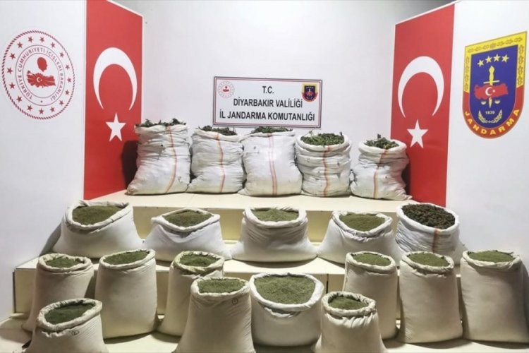 Diyarbakır'daki 520 kilogram toz ve kubar esrar ele ge&ccedil;irildi