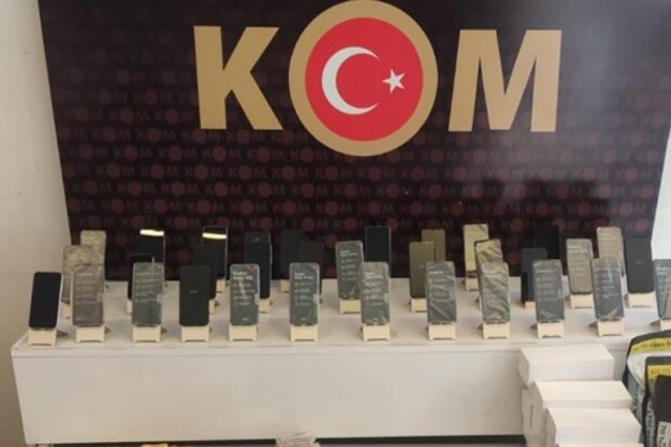 Konya'da ka&ccedil;ak cep telefonu ve sigara satışına 3 g&ouml;zaltı