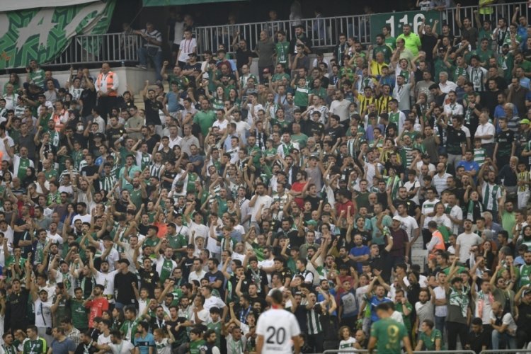 Bursaspor taraftarlarından kul&uuml;be destek